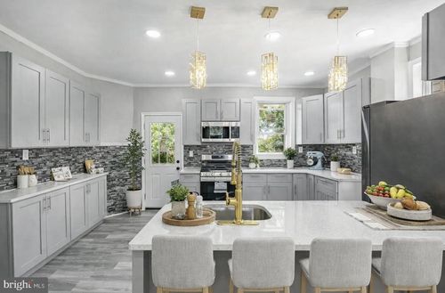 307 Poplar St, DARBY, PA, 19023-2028 | Card Image