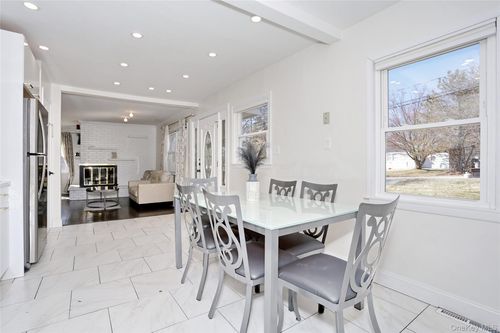 35 Mid Oaks St, Monroe, NY, 10950-2531 | Card Image