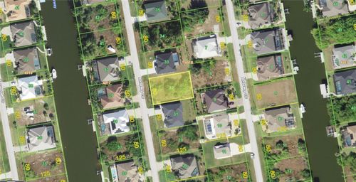 8113 Antwerp Cir, PORT CHARLOTTE, FL, 33981-3381 | Card Image