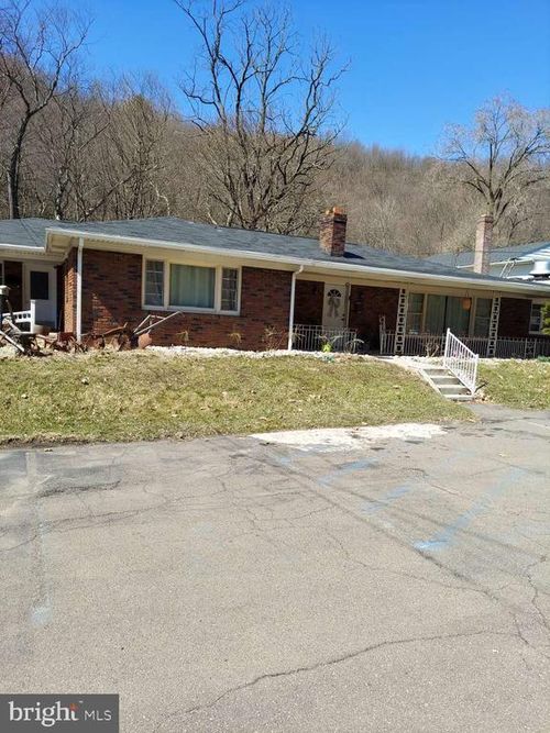 630 S Hoffman Blvd, ASHLAND, PA, 17921-1914 | Card Image