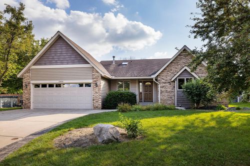 13016 Glenhurst Ave, Savage, MN, 55378-2523 | Card Image