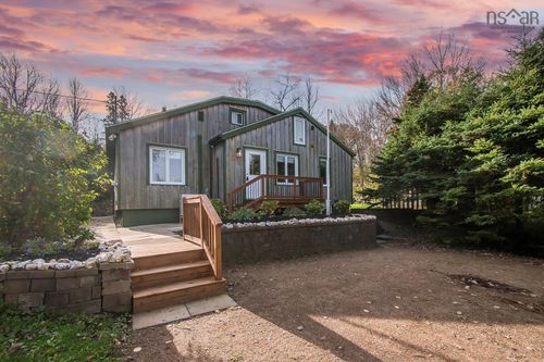 202 Gaspereau Ave, Wolfville, NS, B4P2E6 | Card Image