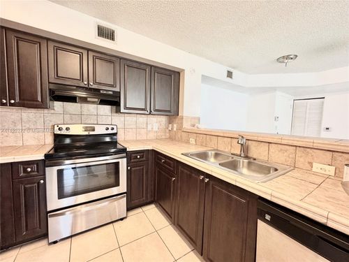 apt-105-1733 Village Blvd, West Palm Beach, FL, 33409-2010 | Card Image