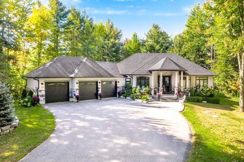 2 Sycamore Cir, Phelpston, ON, L0L2K0 | Card Image