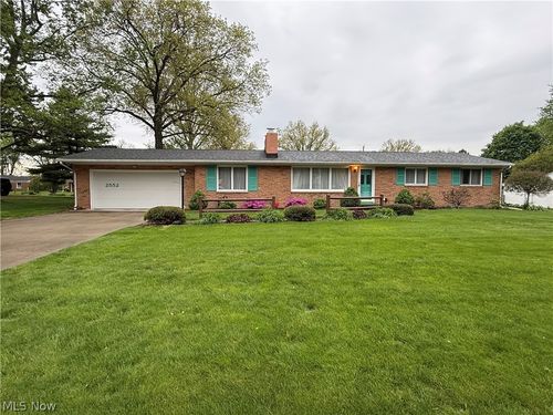 2552 Applegrove St Nw, North Canton, OH, 44720-6254 | Card Image