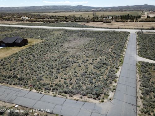 4 Goose Ln, Pinedale, WY, 82941-7704 | Card Image