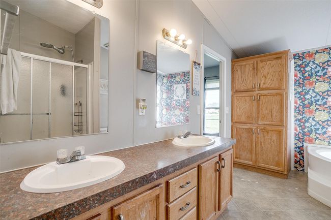 2909 Berry Patch Ln, House other with 3 bedrooms, 2 bathrooms and null parking in Joshua TX | Image 20