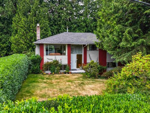 628 E St. James Road, North Vancouver, BC, V7N1L6 | Card Image