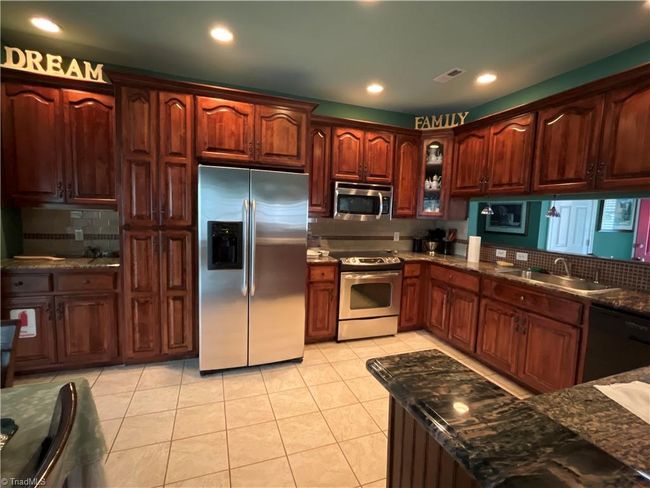 Kitchen | Image 5
