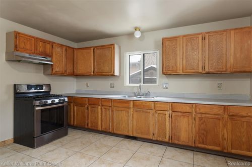 8523 Republic Ave, Warren, MI, 48089-5223 | Card Image