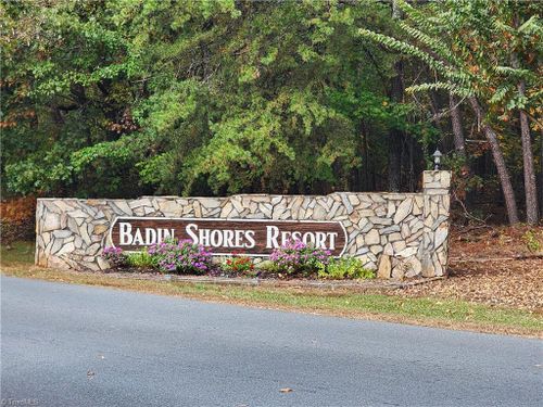 124 Cedar Ln, Badin Lake, NC, 28127 | Card Image