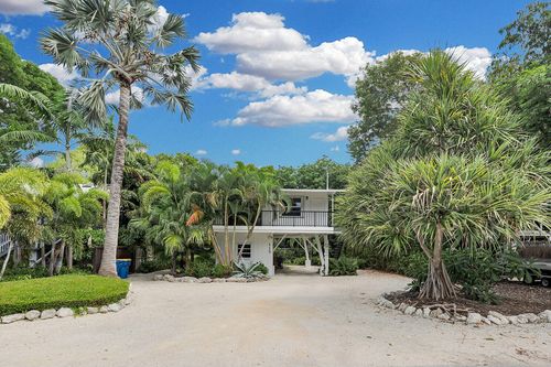 115 Fontaine Dr, Tavernier, FL, 33070-2309 | Card Image