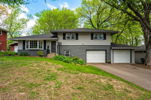 7000 Hill Pl N, Crystal, MN, 55427-2126 | Card Image