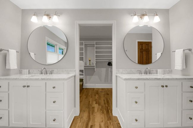 Duel Sink Vanities | Image 19