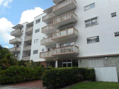 505 - 9700 E Bay Harbor Dr, Condo with 1 bedrooms, 1 bathrooms and null parking in Bay Harbor Islands FL | Image 3