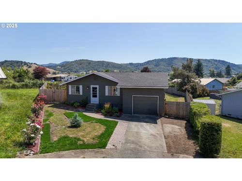 715 Penny Ln, Riddle, OR, 97469-8624 | Card Image