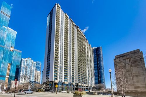 3320-400 E Randolph St, Chicago, IL, 60601-7308 | Card Image
