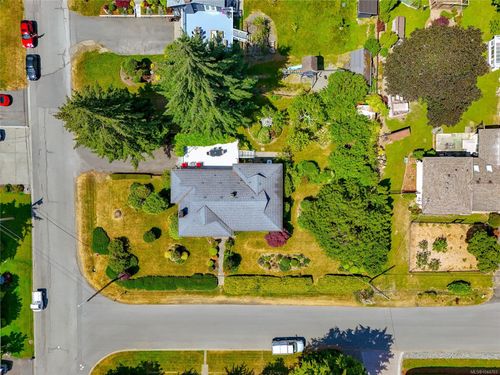6224 Robin Way, Victoria, BC, V8Z5X8 | Card Image