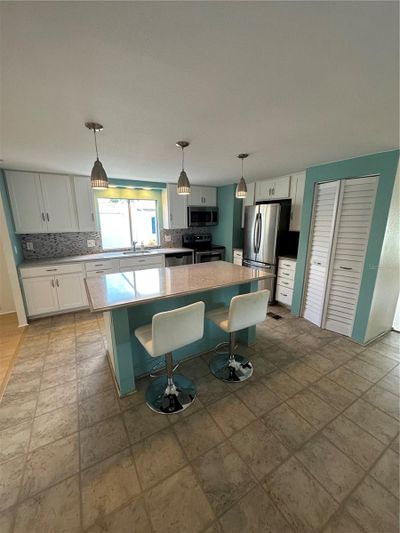 6299 Oriole Boulevard, House other with 2 bedrooms, 2 bathrooms and null parking in Englewood FL | Image 3