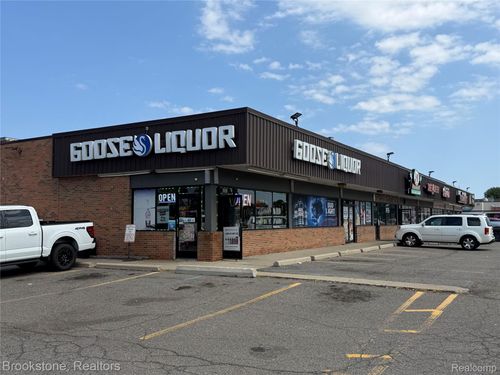4043 17 Mile Road, Sterling Heights, MI, 48310 | Card Image