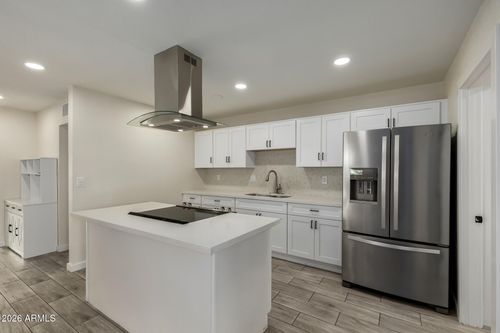 3700 W Keim Dr, Phoenix, AZ, 85019-1740 | Card Image