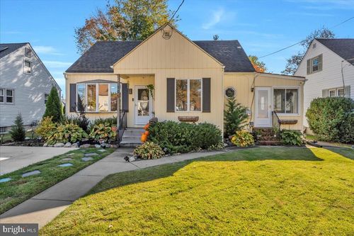 105 Summit Ave, LAUREL SPRINGS, NJ, 08021-2150 | Card Image