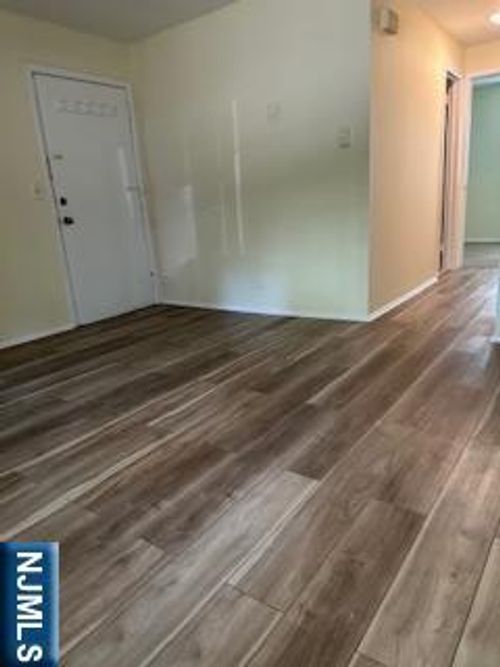 334 Grand Ave, Leonia, NJ, 07605-2321 | Card Image