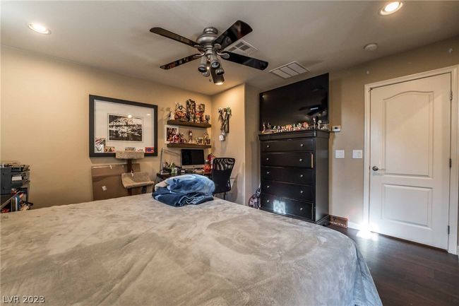 Downstairs bedroom | Image 33