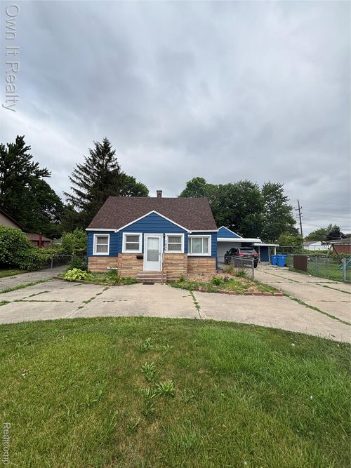 5696 Kinloch St, Dearborn Heights, MI, 48127-2941 | Card Image