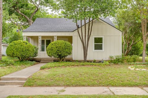 1412 Eagle Dr, Fort Worth, TX, 76111-4926 | Card Image