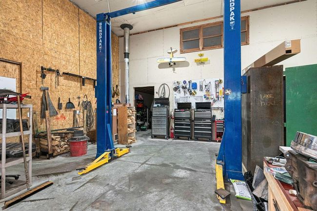 Lift in Workshop/Detached Garage | Image 41