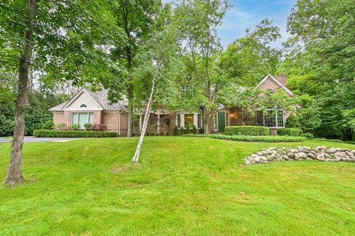 10829 N Beechwood Drive, Mequon, WI, 53092 | Card Image