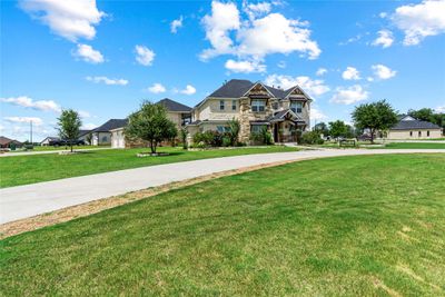 100 Les Lane, House other with 6 bedrooms, 5 bathrooms and 3 parking in Smithville TX | Image 3