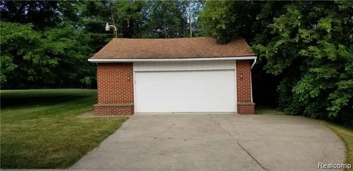 6119 Rochester Rd, Troy, MI, 48085-1374 | Card Image