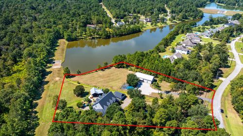 9902 Crestwater Cir, Magnolia, TX, 77354-3201 | Card Image