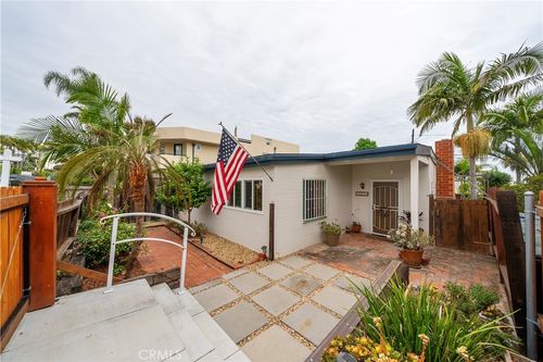 2324 Manchester Ave, Cardiff by the Sea, CA, 92007-2010 | Card Image
