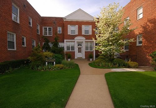 205-70 S Park Ave, Rockville Centre, NY, 11570-6166 | Card Image