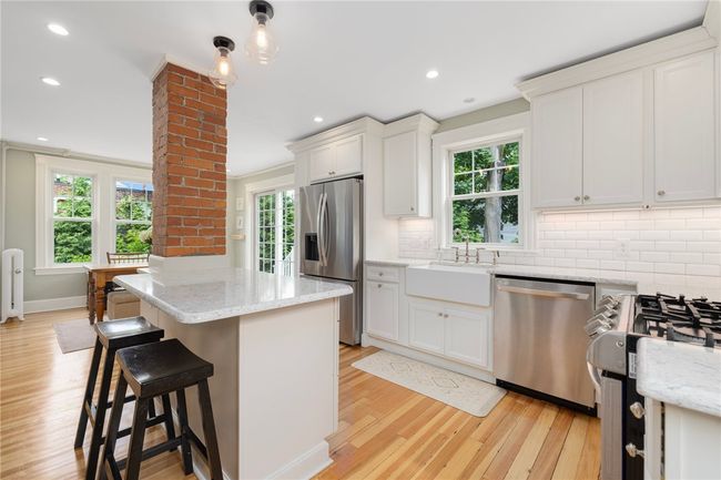 204 8 Th St, House other with 3 bedrooms, 2 bathrooms and 3 parking in Providence RI | Image 16