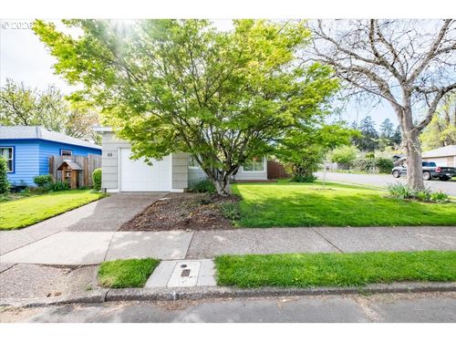 936 Nw 34th St, Corvallis, OR, 97330-4422 | Card Image