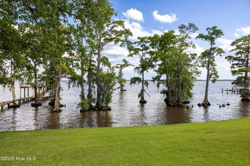 450 Batchelor Bay Dr, Windsor, NC, 27983-7011 | Card Image