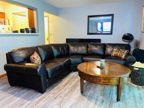 unit-45-6131 Western Dr, Saginaw, MI, 48638-5966 | Card Image