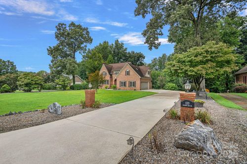 123 Golden Oak Dr, Statesville, NC, 28625-8015 | Card Image