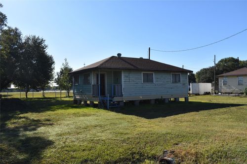705 Margie St, Wallis, TX, 77485-9297 | Card Image