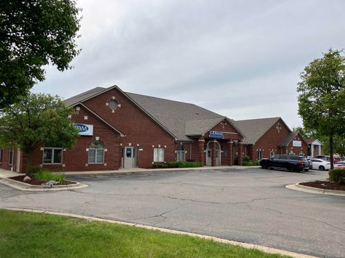 47678 Van Dyke Ave, Shelby Township, MI, 48317-3302 | Card Image