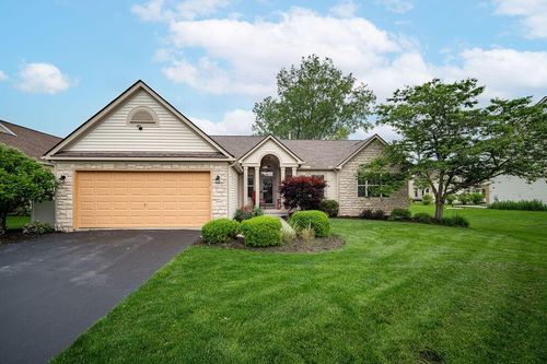 7192 Redwood Valley Ct, Lewis Center, OH, 43035-9643 | Card Image