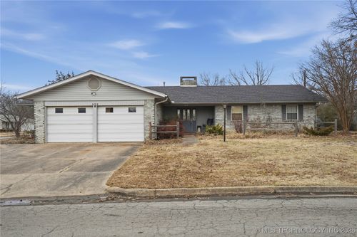 701 E Lucy Ave, Sallisaw, OK, 74955-6617 | Card Image
