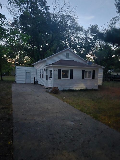 3229 7th St, Muskegon Heights, MI, 49444-2835 | Card Image