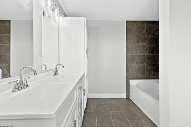272 Red Oak Ln, Townhouse with 3 bedrooms, 3 bathrooms and 2 parking in Morgantown WV | Image 24