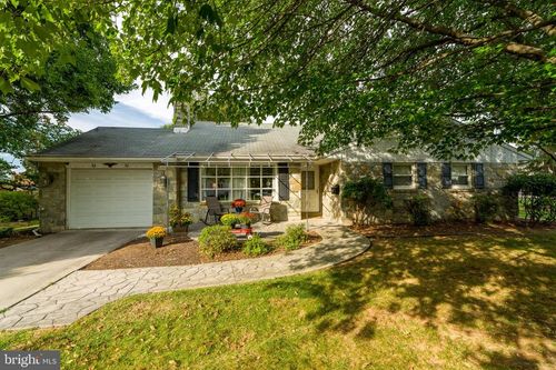 201 Cardinal Rd, LITITZ, PA, 17543-1303 | Card Image