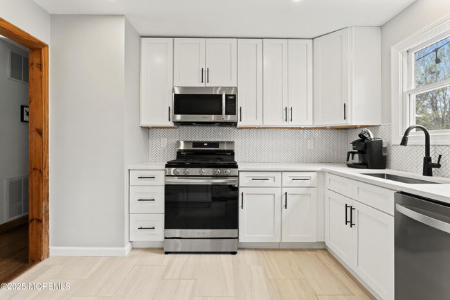 35 Chestnut Hill Rd, House other with 4 bedrooms, 2 bathrooms and null parking in Howell NJ | Image 12